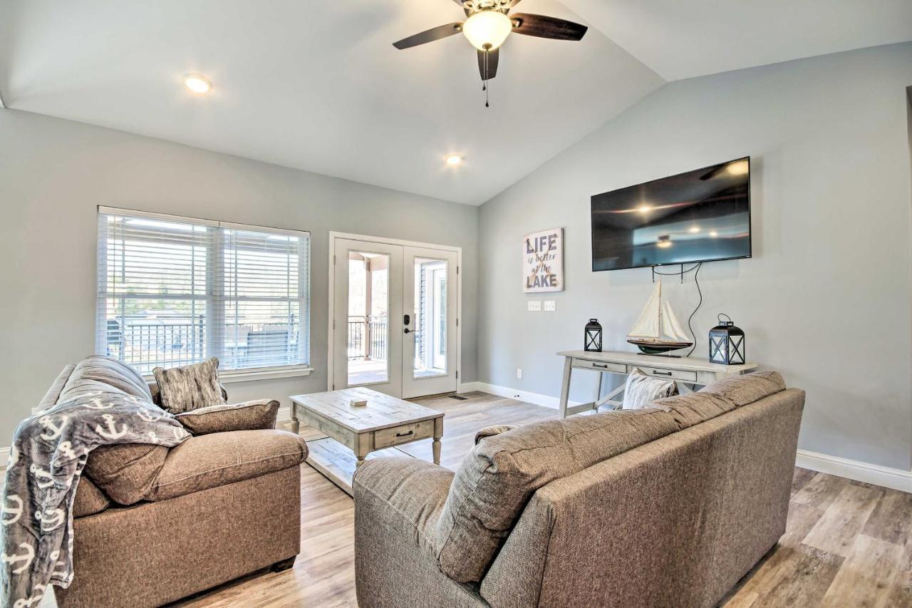 Lakefront Rocky Mount Home With Dock And Fire Pit Extérieur photo