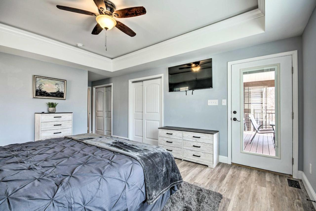 Lakefront Rocky Mount Home With Dock And Fire Pit Extérieur photo